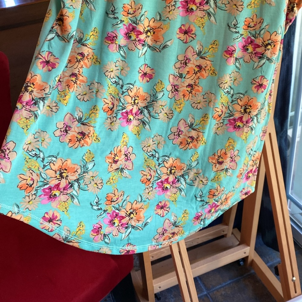 XL LulaRoe springtime floral Tank Top - Picture 5 of 6